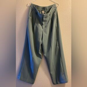 Women’s trousers